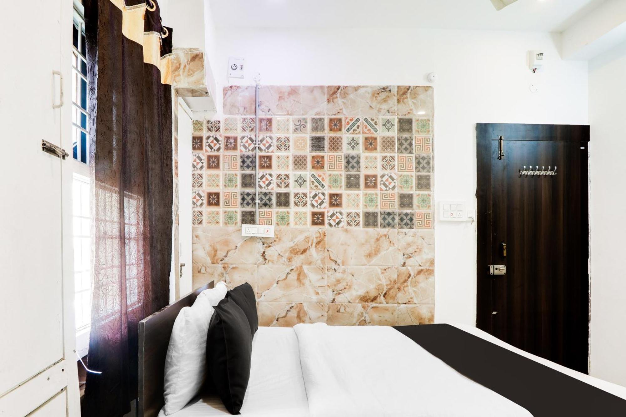 Hotel O City Inn Luxury Rooms Warangal Exteriör bild